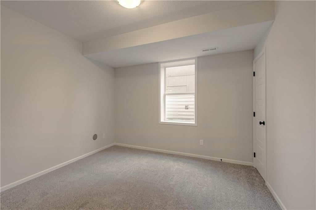 623 E 13th Street — photo 33