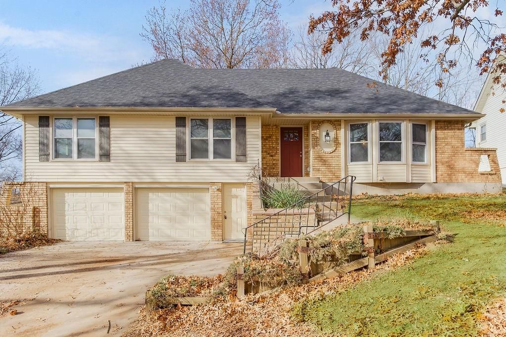 6912 N Madison Avenue, Kansas City, MO