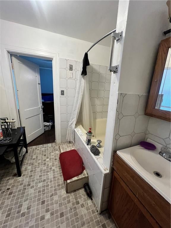 5211 Gladstone Boulevard — photo 7