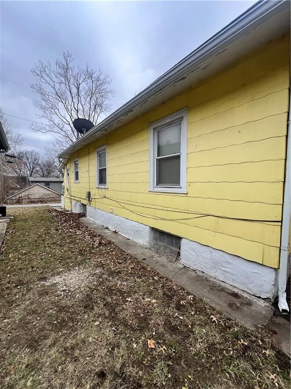 5211 Gladstone Boulevard — photo 9