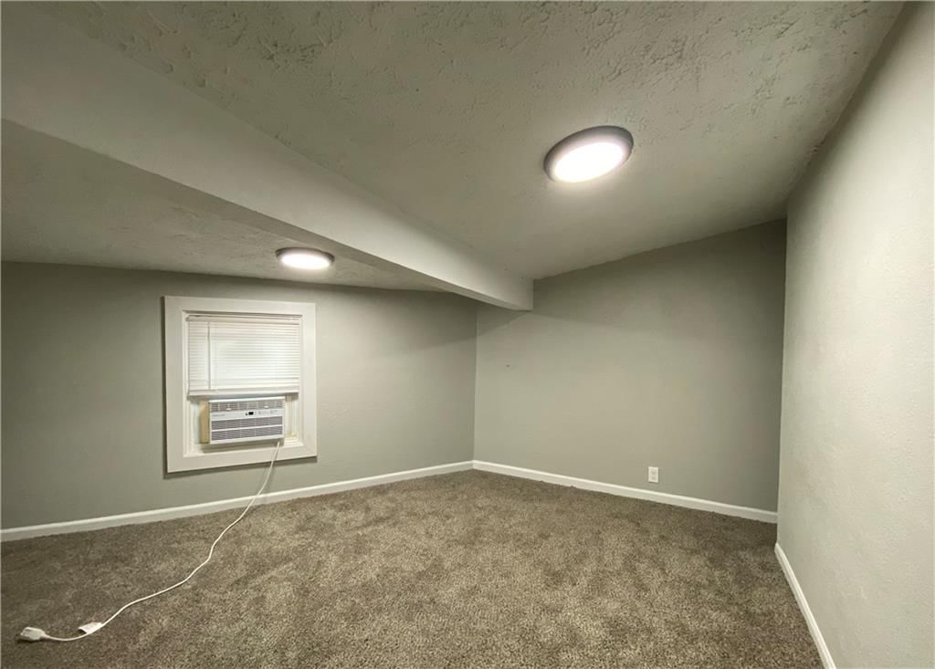 913 S Hocker Avenue — photo 14