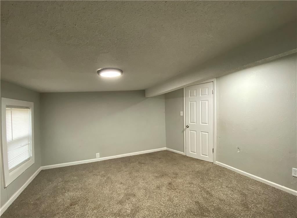 913 S Hocker Avenue — photo 15
