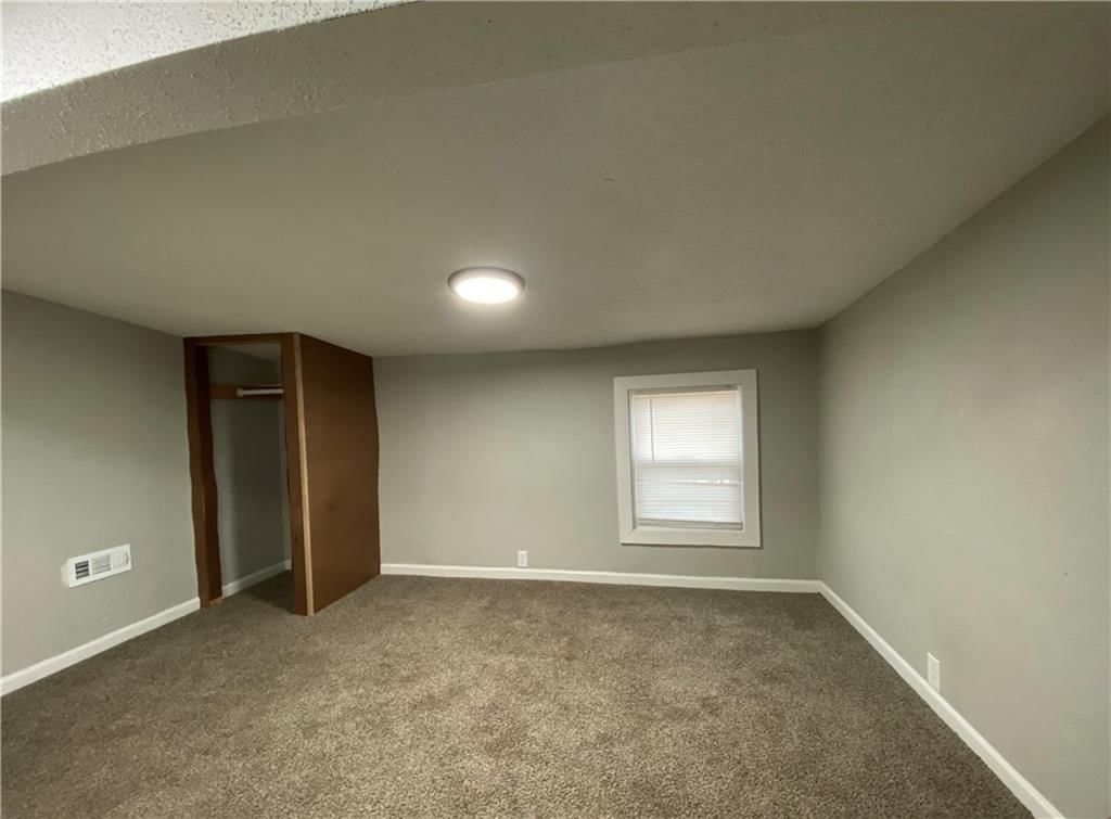 913 S Hocker Avenue — photo 16