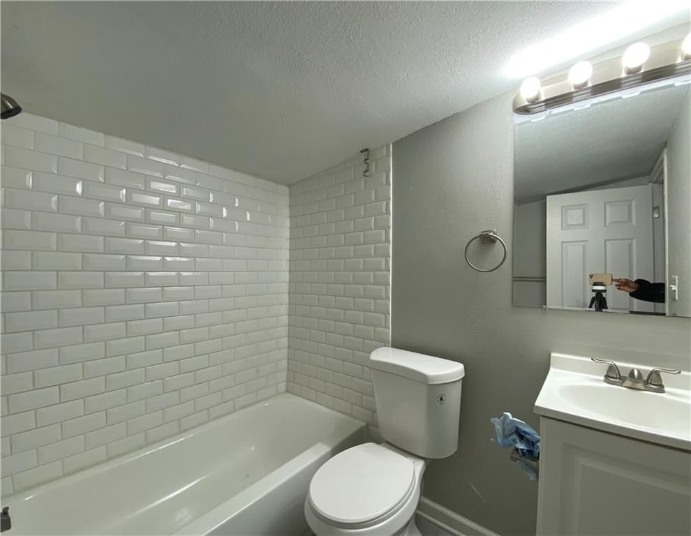 913 S Hocker Avenue — photo 17