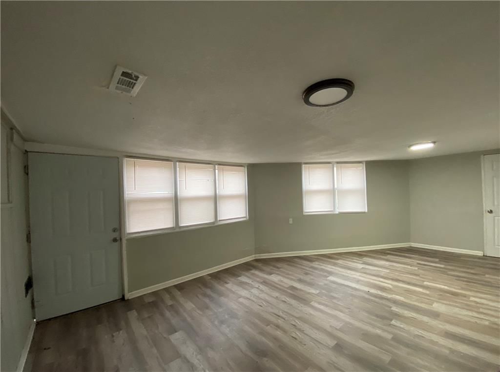 913 S Hocker Avenue — photo 10