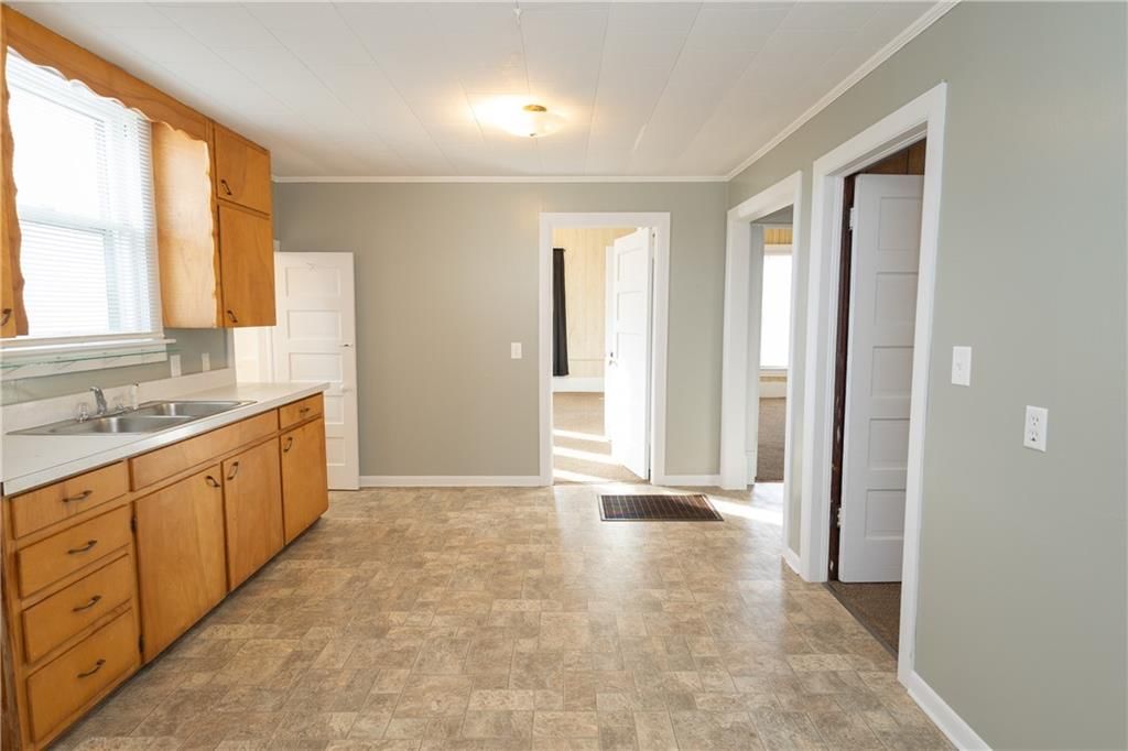 803 E 6th Street — photo 13