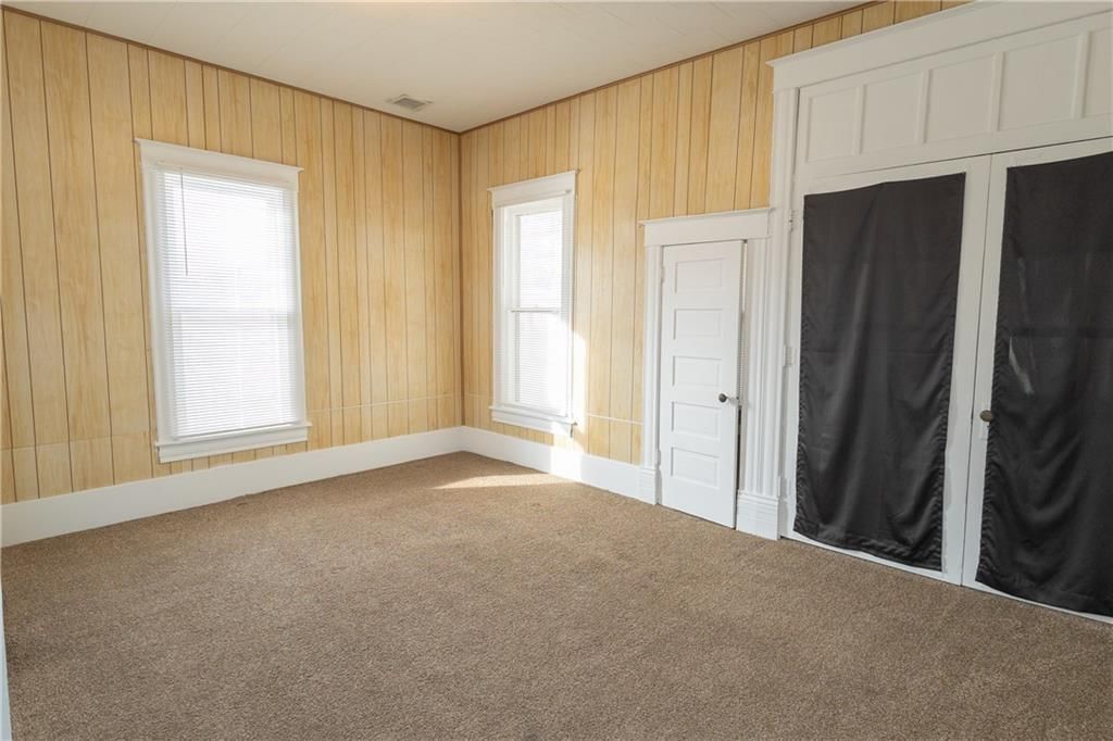 803 E 6th Street — photo 17