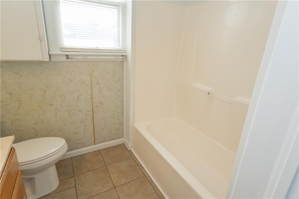 803 E 6th Street — photo 20