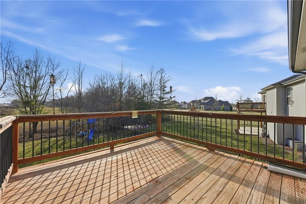 606 SE Colonial Drive — photo 31