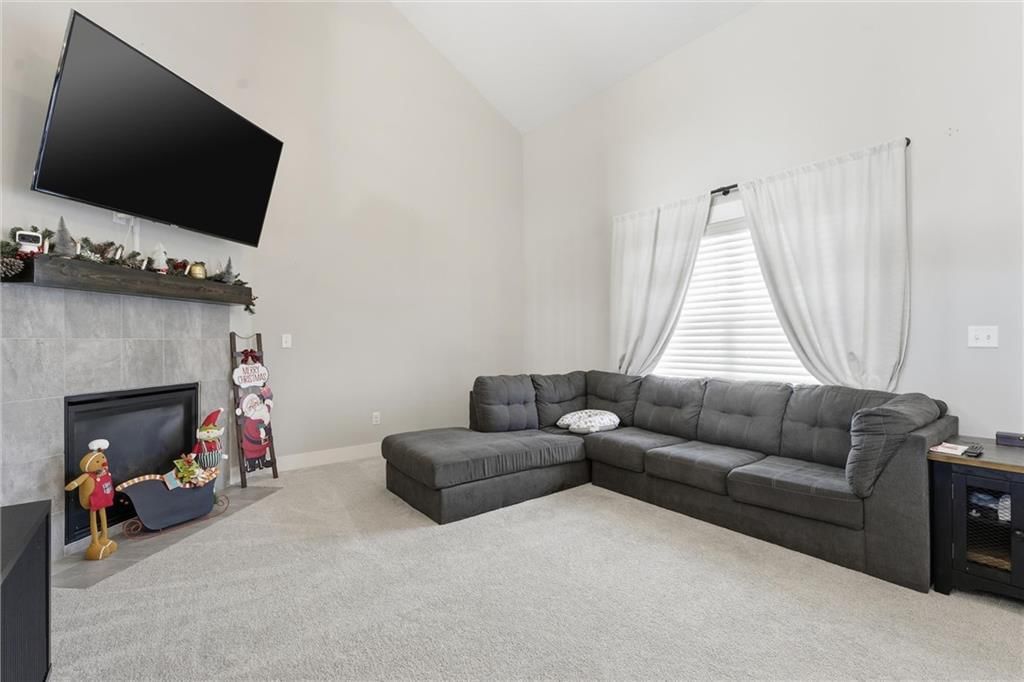 606 SE Colonial Drive — photo 6