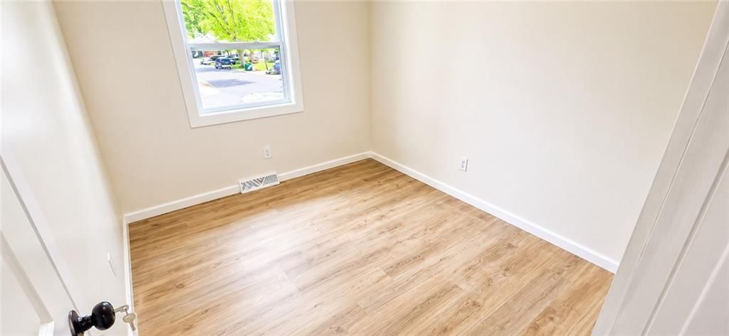 312 W Martin Street — photo 8