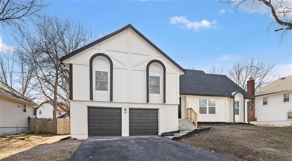 1421 E Stagecoach Drive, Olathe, KS