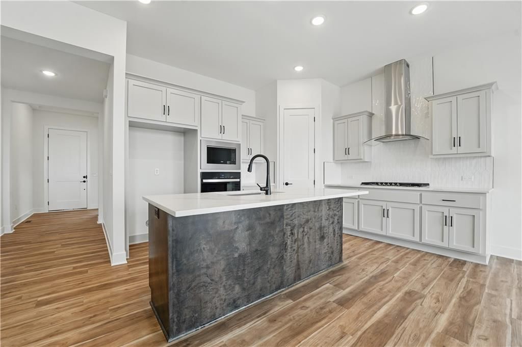 1432 N 162nd Terrace, Basehor, KS