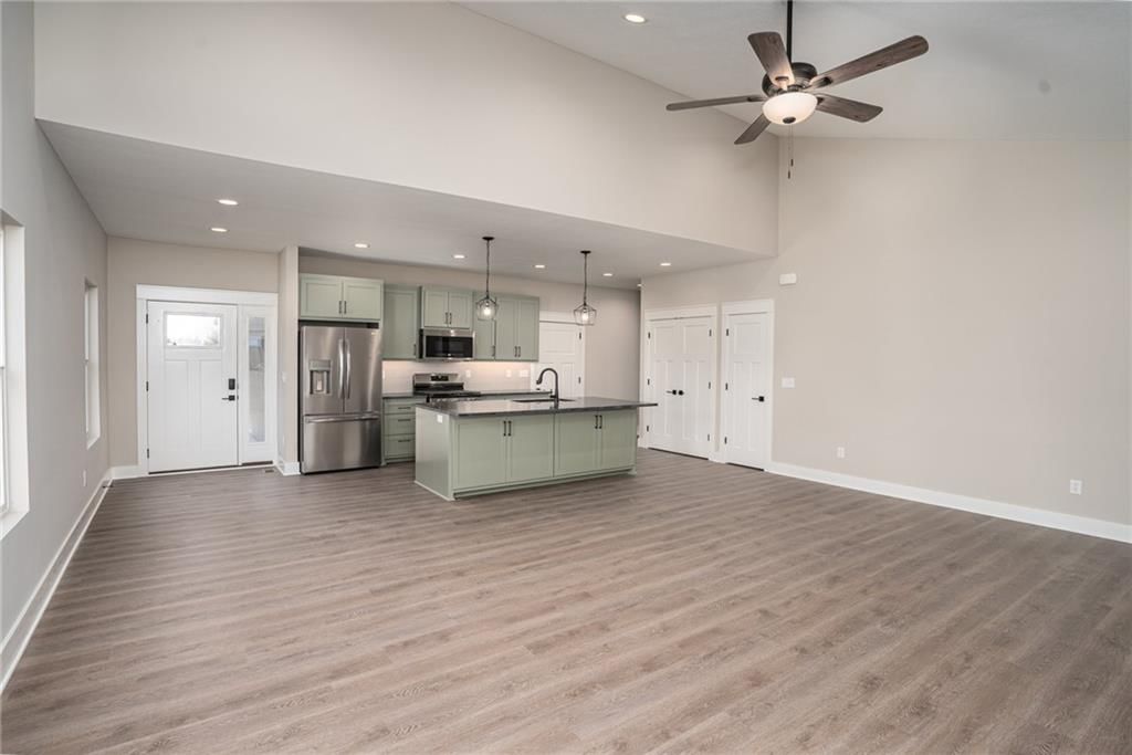 915 Eagle Ridge Drive — photo 8