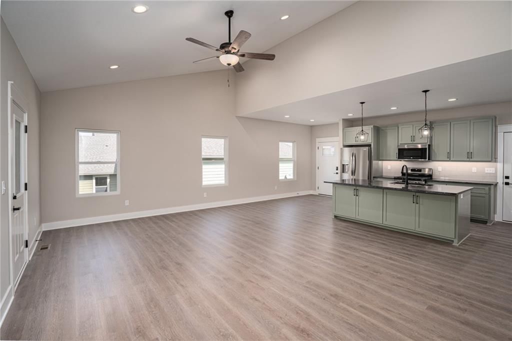 915 Eagle Ridge Drive — photo 9