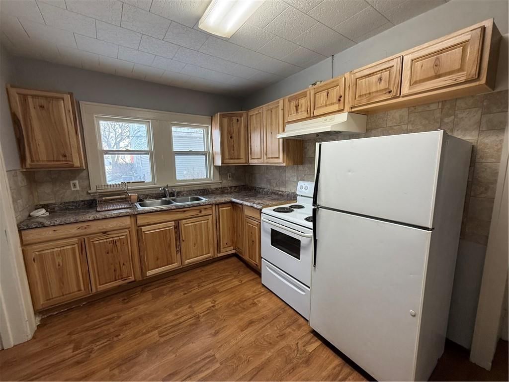 311 W Halsey Street — photo 8
