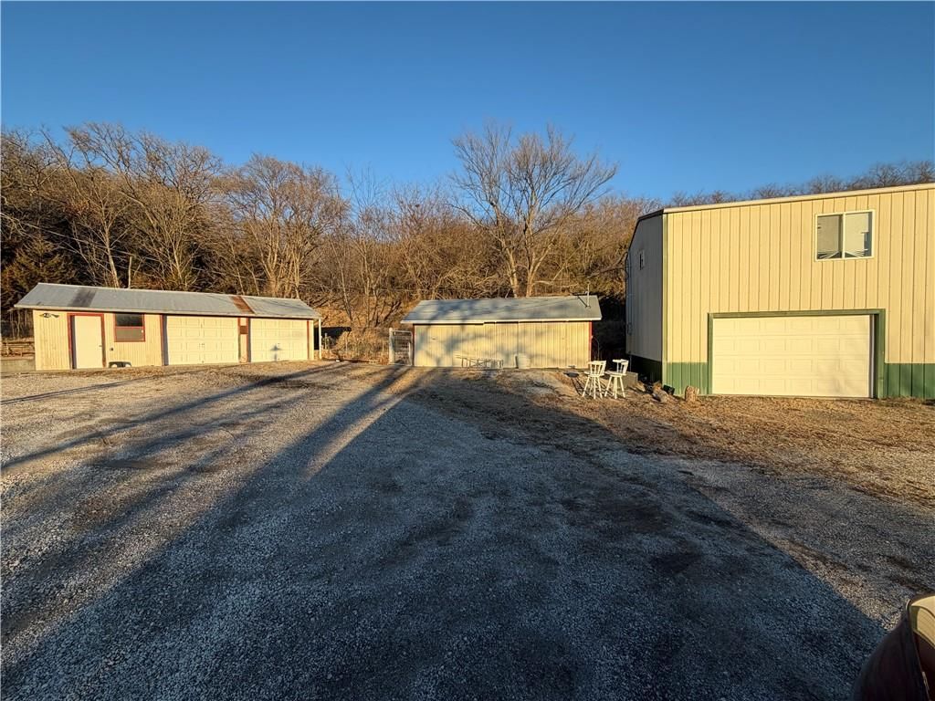 13557 Adobe Road — photo 8