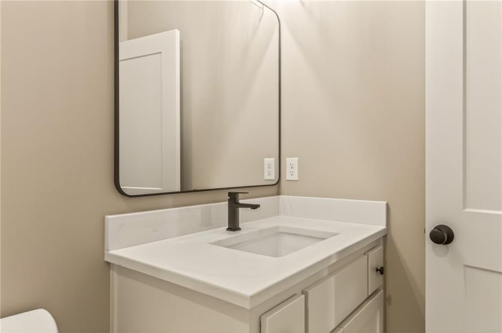 7629 N Booth Avenue — photo 34