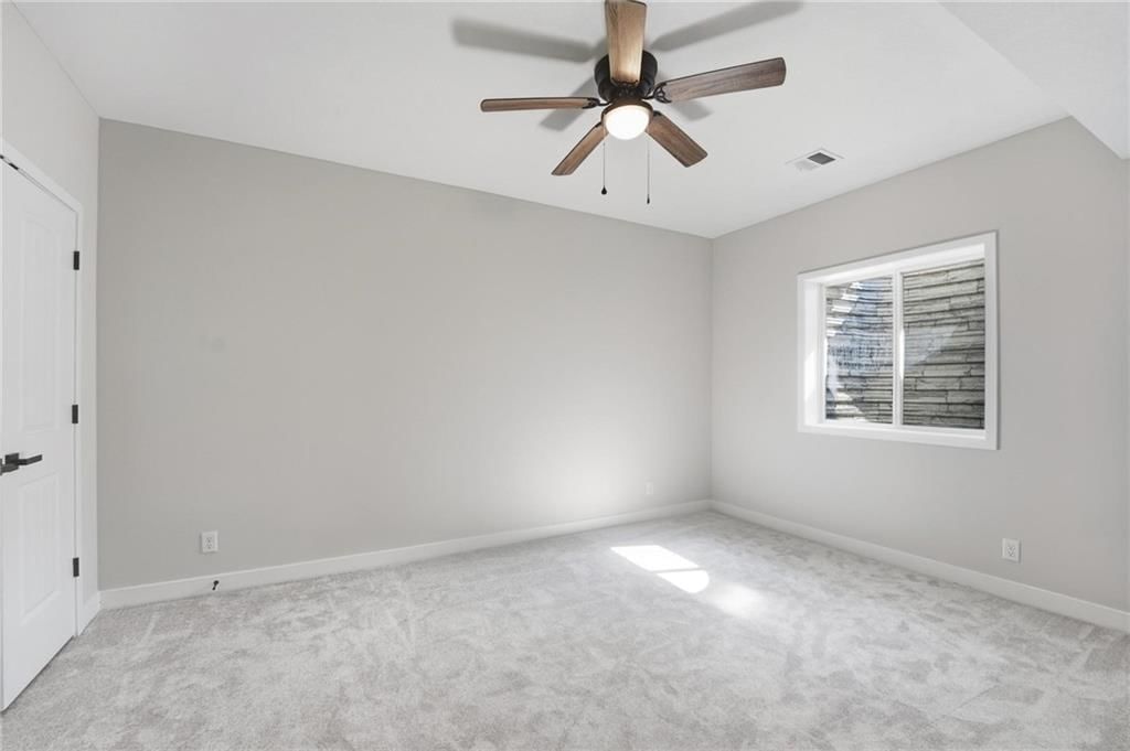 211 NW Orchard Court — photo 28