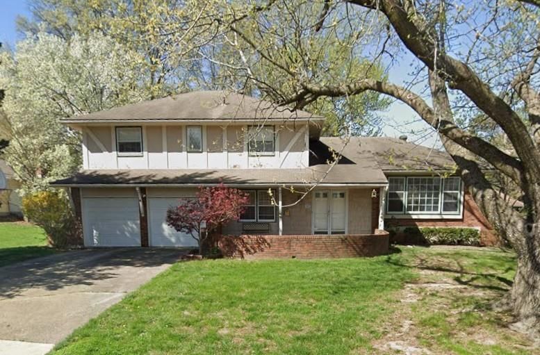 107 W 104th Street, Kansas City, MO