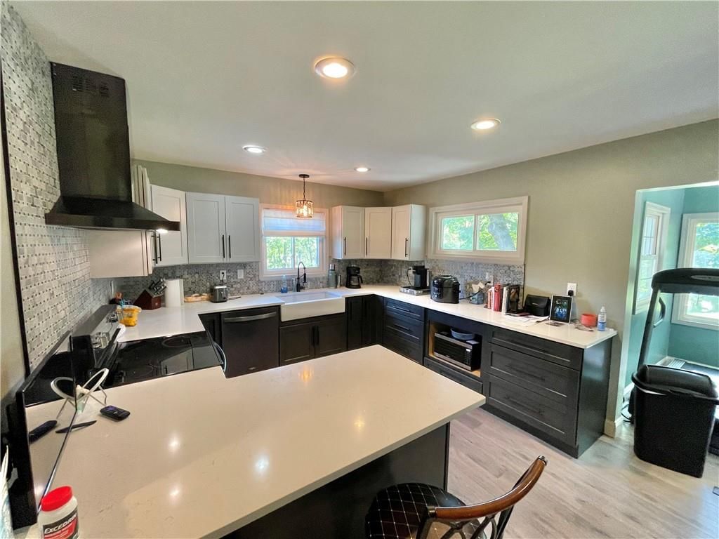 10207 NW Barry Road, Kansas City, MO
