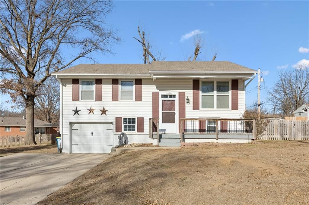 1056 Highland Drive, Liberty, MO