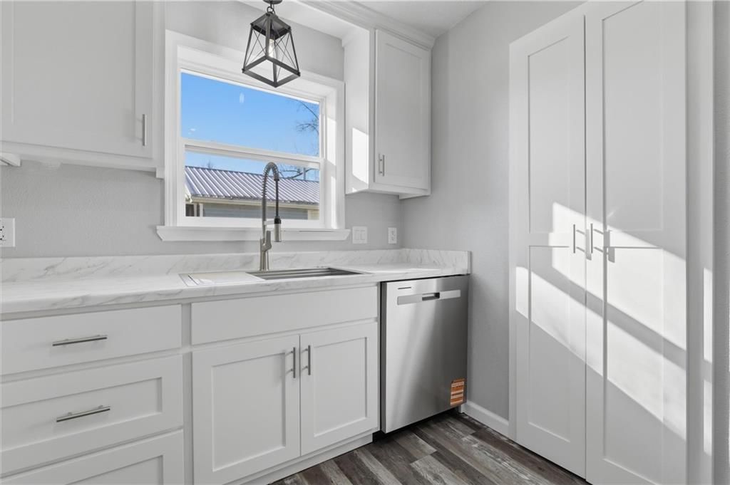 309 Wellington Street — photo 11