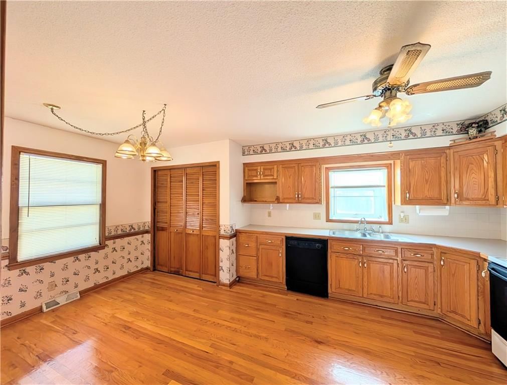 503 S Harrison Avenue, Raymore, MO