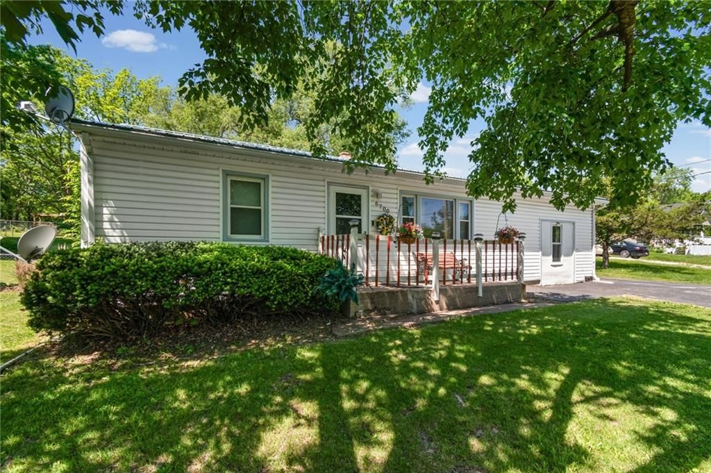 6700 River Road, Pleasant Valley, MO