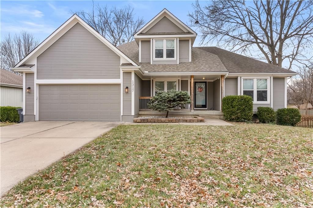 1317 NE Quail Walk Drive, Blue Springs, MO