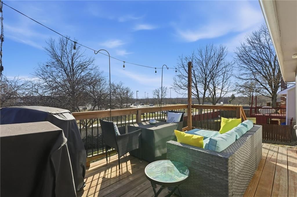 709 Feldspar Street — photo 28