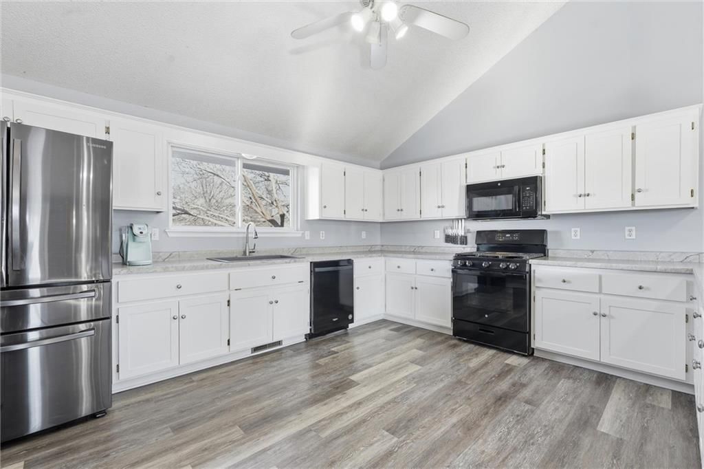 709 Feldspar Street — photo 8