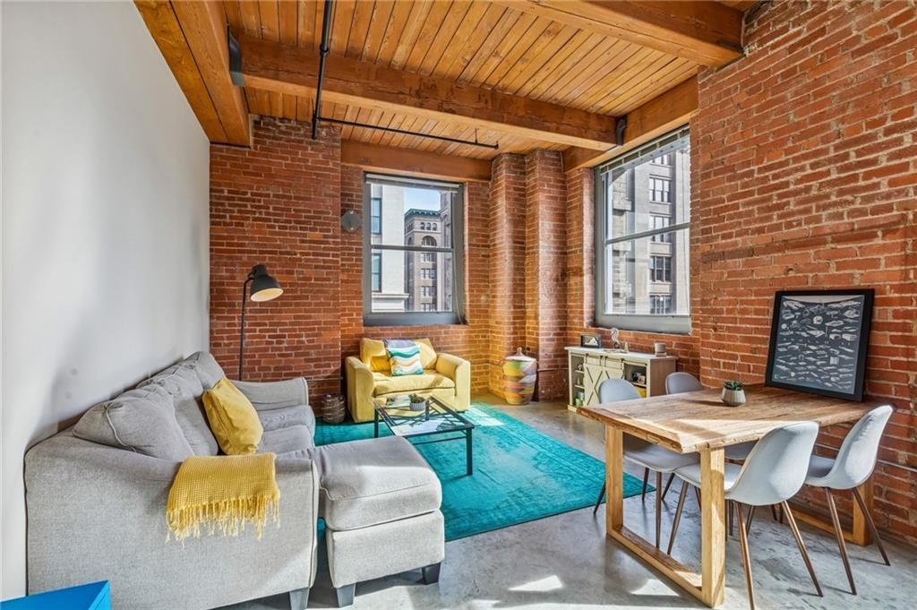 712 Broadway Boulevard — photo 2