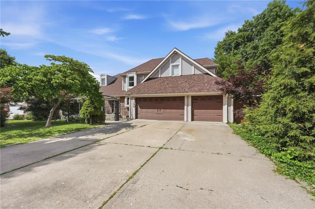 4100 NE SHADY LANE Drive — photo 6