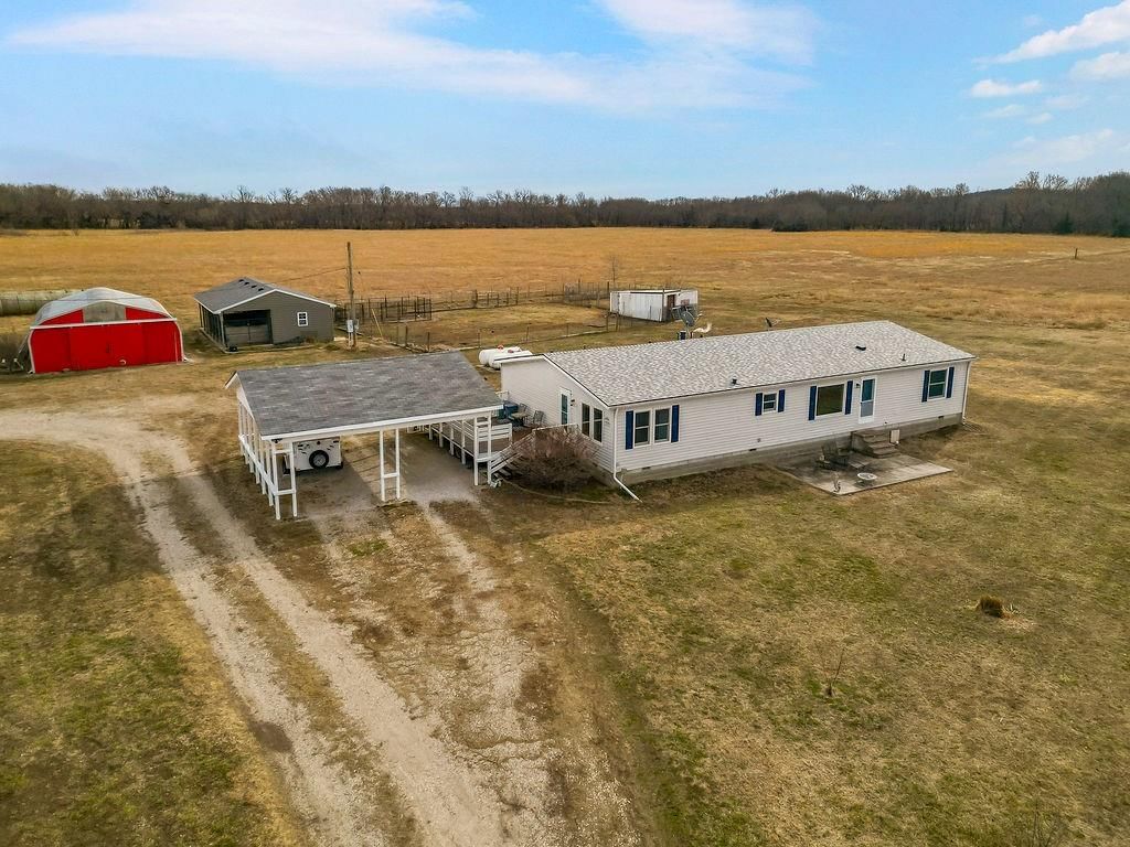 2715 Kelly Road — photo 47
