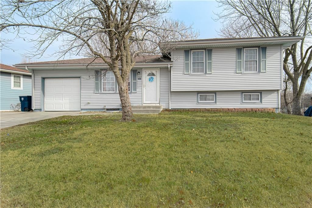 7307 NW Winter Avenue, Kansas City, MO