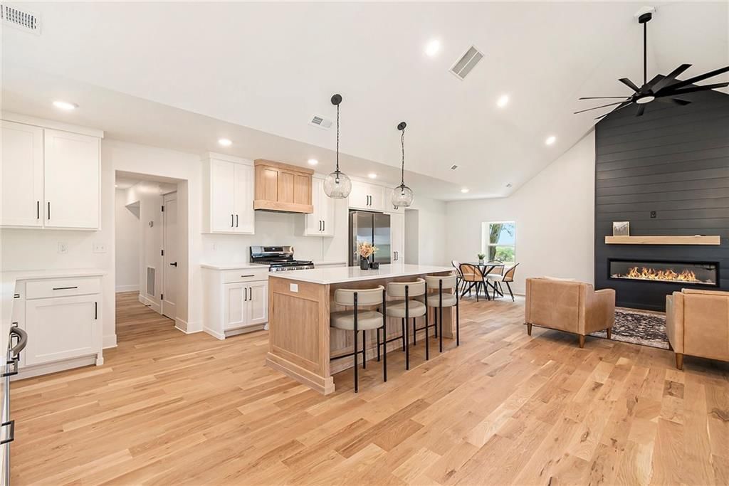 52 SE 208th Street — photo 1