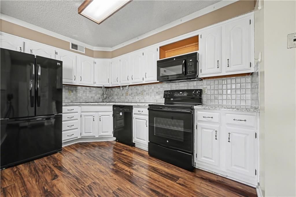 8001 Westridge Road — photo 4
