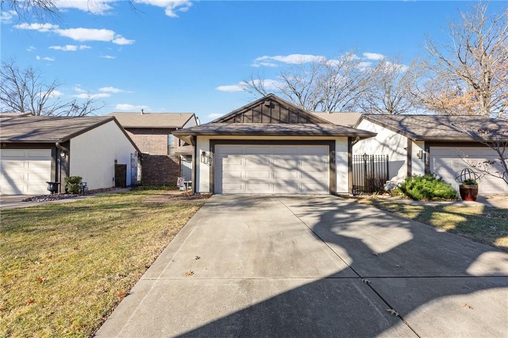 12758 Overbrook Road, Leawood, KS