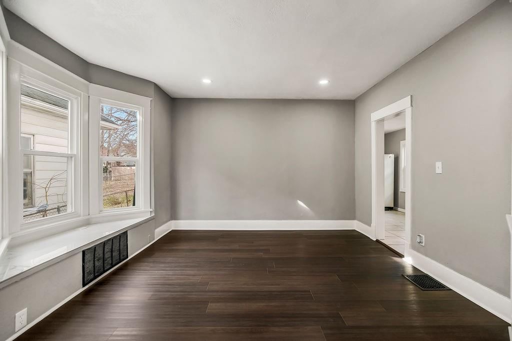 Photo 5 of 20 - 414 Quincy Avenue