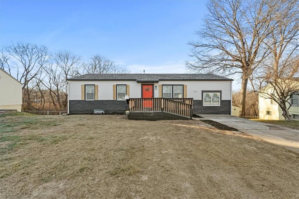 1602 S Queen Ridge Way, Independence, MO