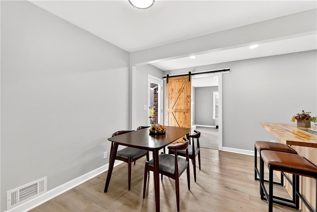 Photo 12 of 43 - 7409 E 51st Street