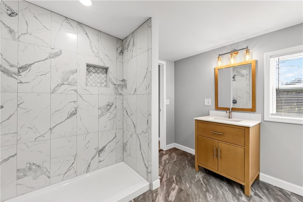 Photo 18 of 43 - 7409 E 51st Street
