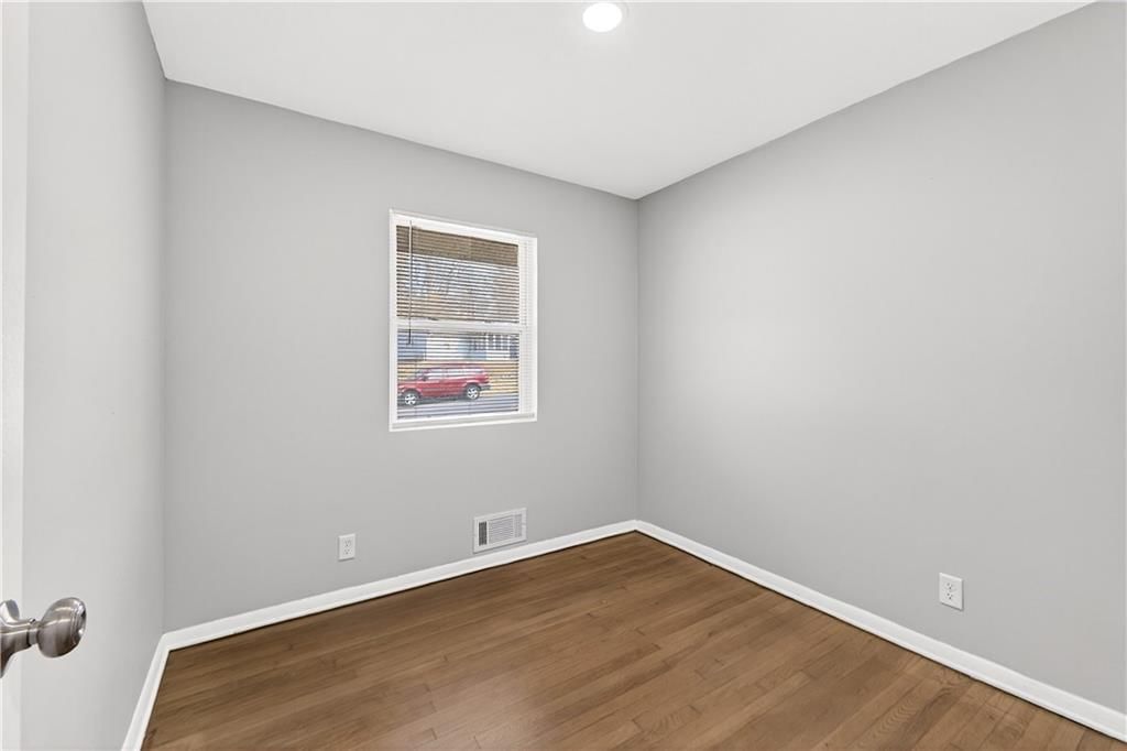 Photo 20 of 43 - 7409 E 51st Street