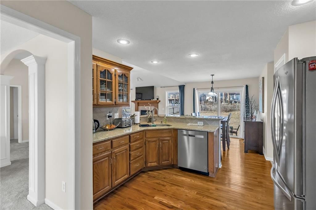 10916 N OXFORD Avenue — photo 8