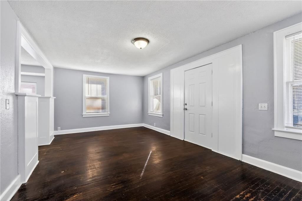 1915 S Overton Avenue — photo 11