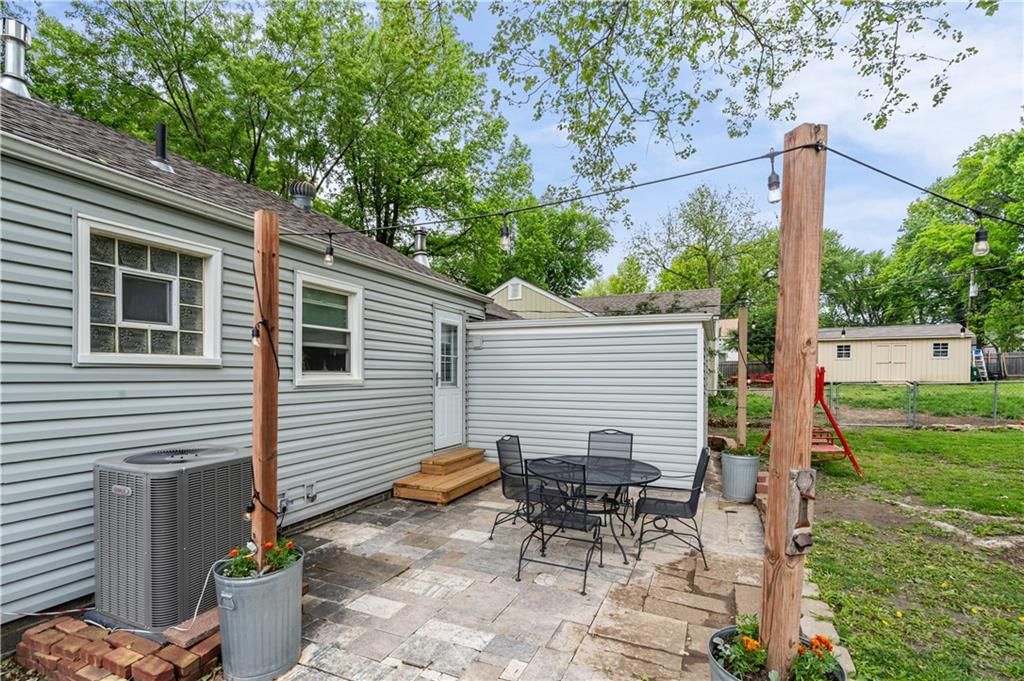 7637 Conser Street — photo 10