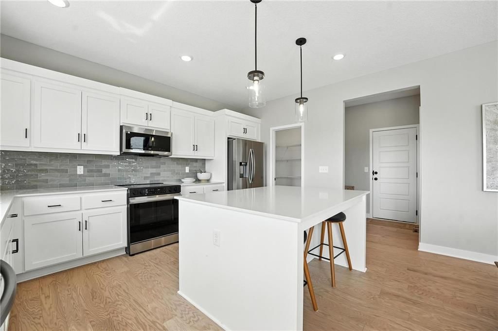 19513 Barstow Street — photo 14