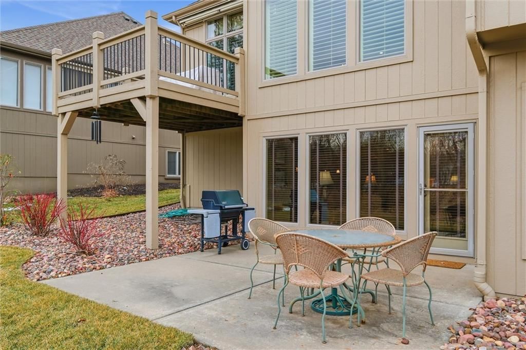 8813 W 160th Street — photo 32