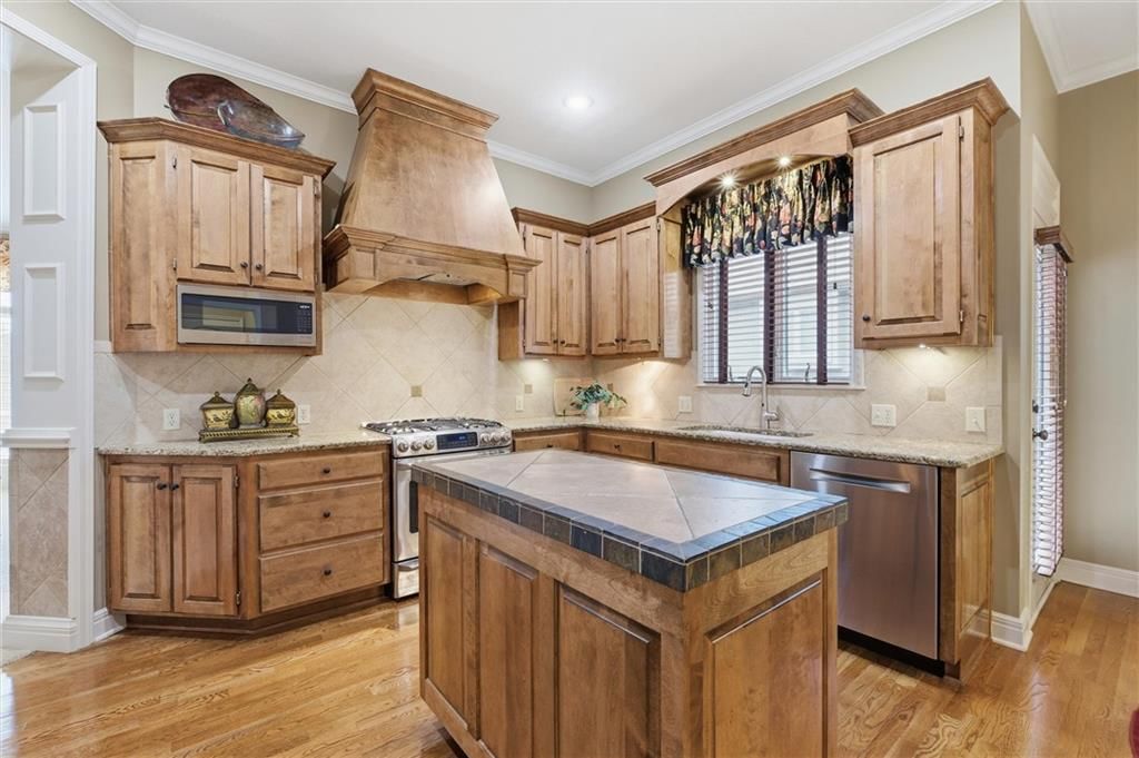 8813 W 160th Street — photo 33